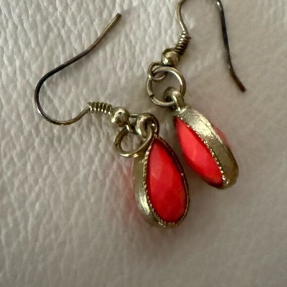 7/10🔥Elegant Coral Teardrop Earrings - Picture 2 of 2